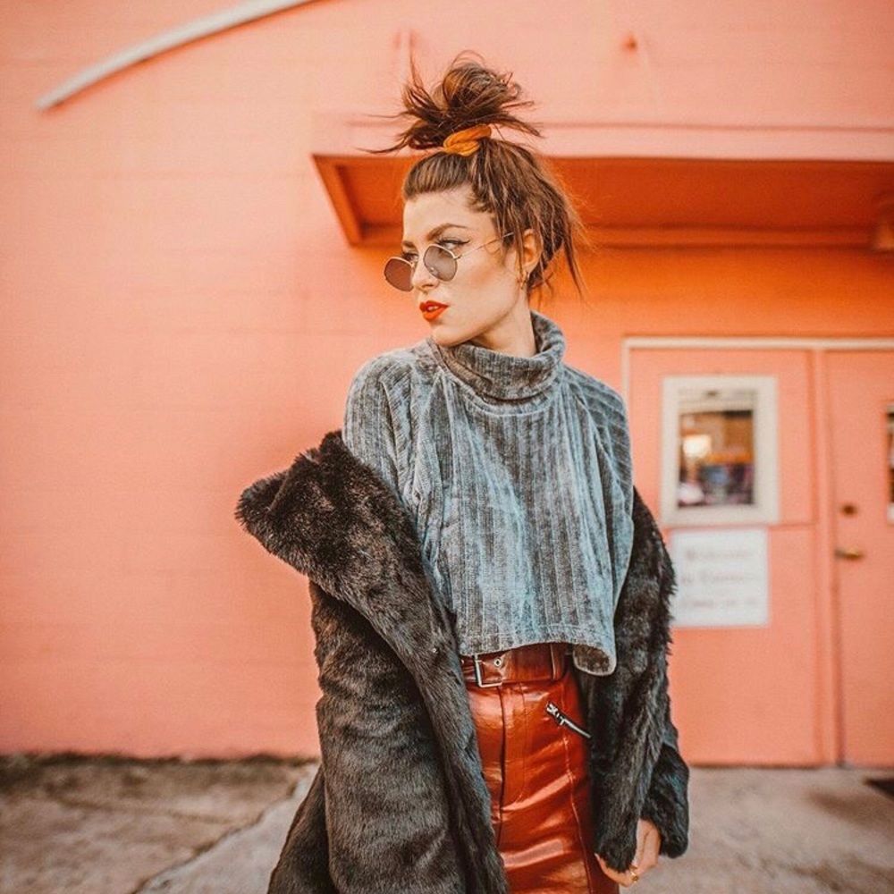 More rocks crop velvet sweater
